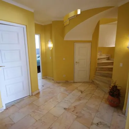 House With 2 Bedrooms In Carvoeiro With Wonderful Sea View Shared Pool Furnished Garden Tatil Evi