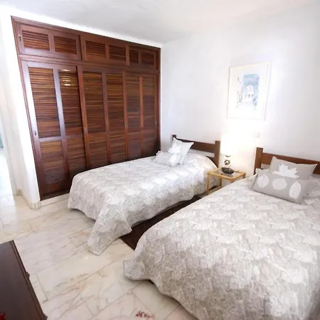 House With 2 Bedrooms In Carvoeiro With Wonderful Sea View Shared Pool Furnished Garden *